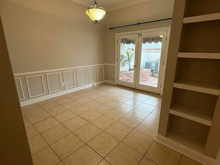 300 General Mouton Ave #1 — Photo 3