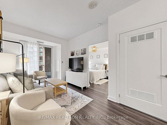 4th image of 100 Eagle Rock Way #216