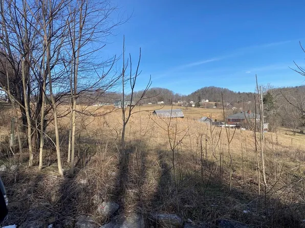 Azure Ln, Abingdon, VA 24211