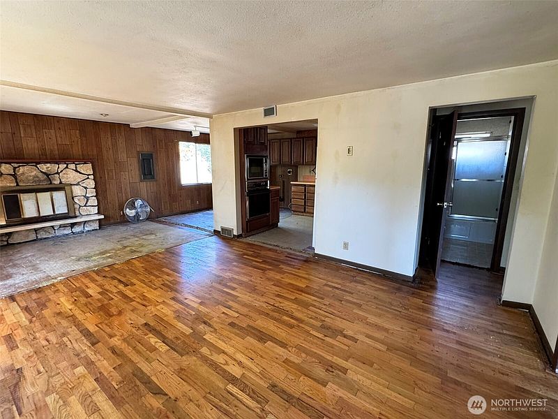 3rd image of 12346 1st Avenue NE