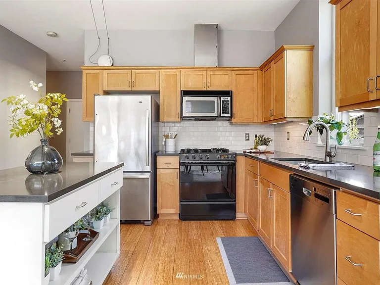 303 E Pike St #509 — Photo 5