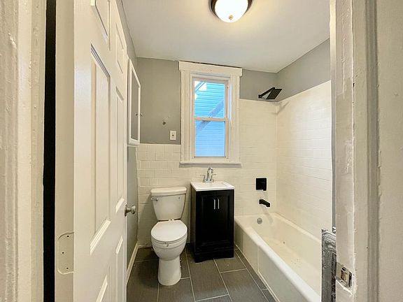 3rd image of 421 S 14th St Floor 2