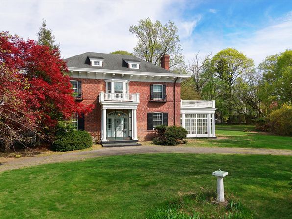 44 North Drive, Manhasset, NY 11030