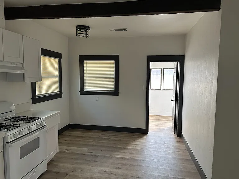 620 S Court St — Photo 9