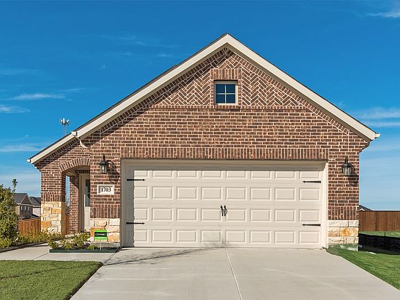 2nd image of 1703 Sandy Pond St