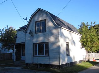 827 N 6th St, Manitowoc, WI 54220