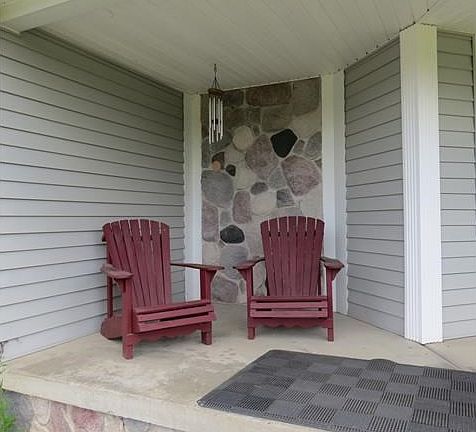 Large Front Porch for relaxing