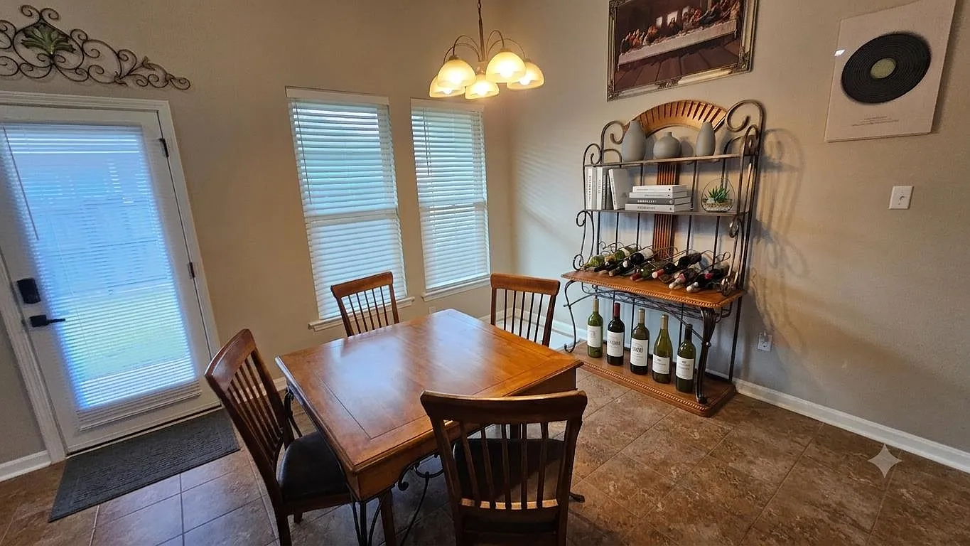 3 bed, 1494 sqft, $2,000 — Photo 4