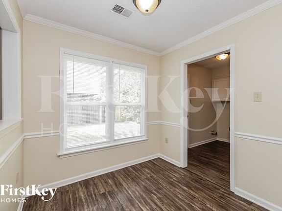 4th image of 5156 Barkshire Dr