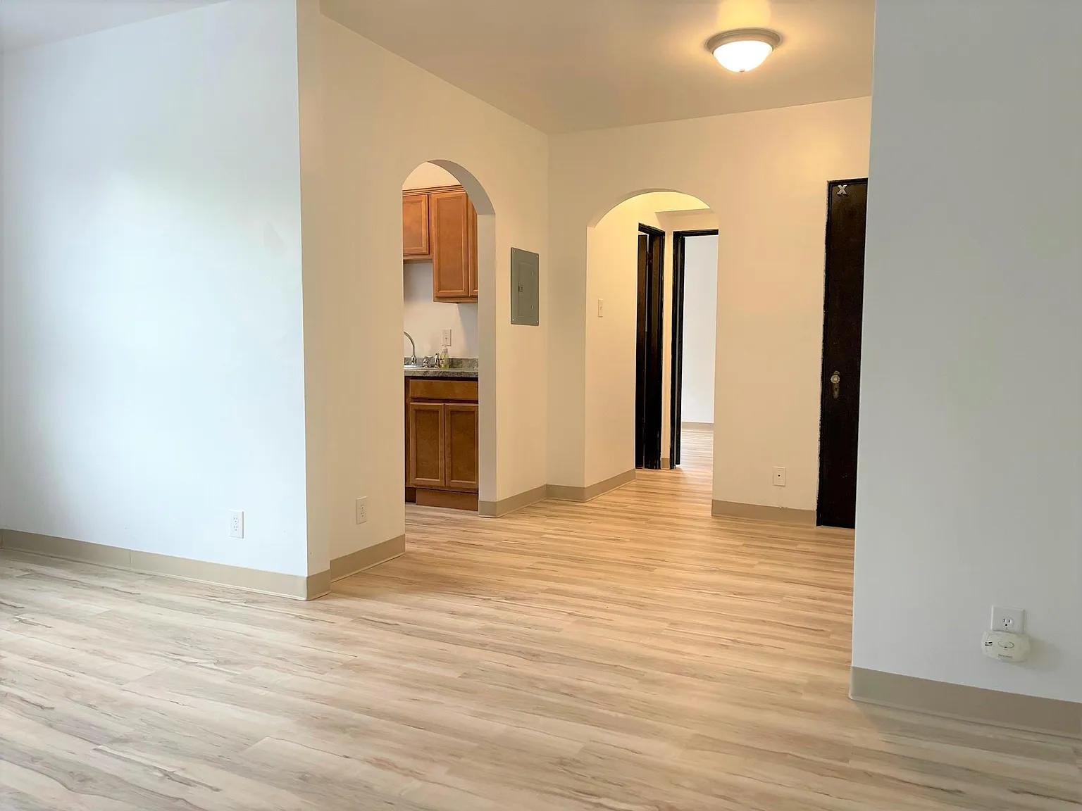 5710 Phillips Ave — Photo 2
