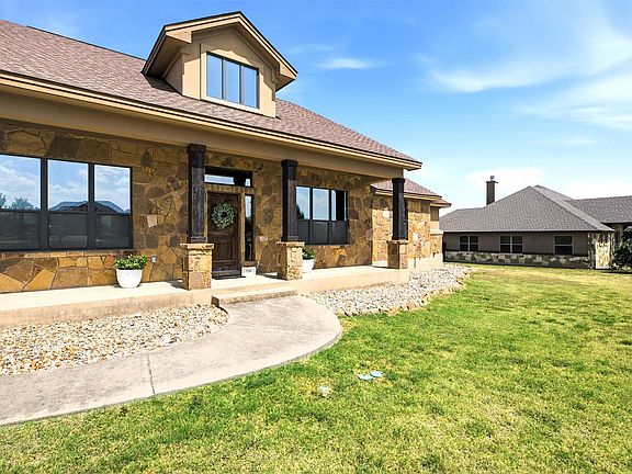 2nd image of 116 Sarahs Ln