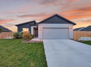 1915 SW Cooper Ave, Mountain Home, ID 83647