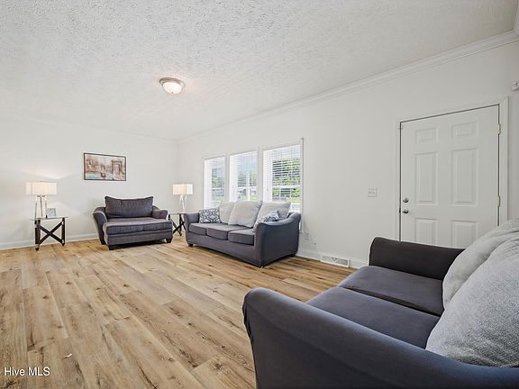 5th image of 508 N York Street