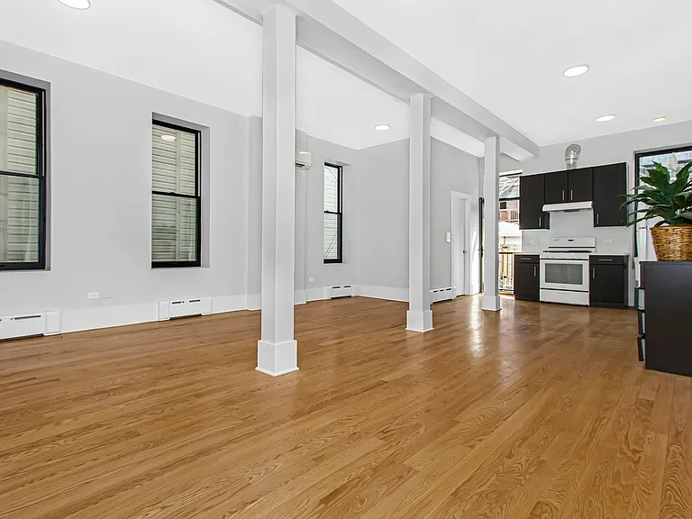 925 W 18th Pl #1B — Photo 2