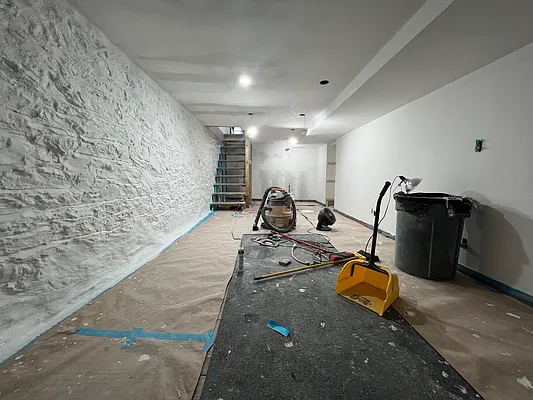 Rented by Capri Jet Realty Corp | media 18