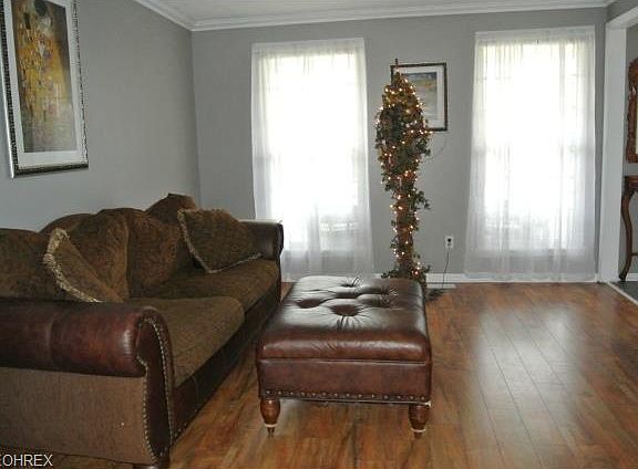 4th image of 572 Westminster Cir