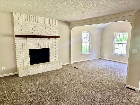 5th image of 4004 Arlington Ave