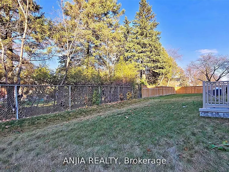 6 Daniel Cozens Ct — Photo 28