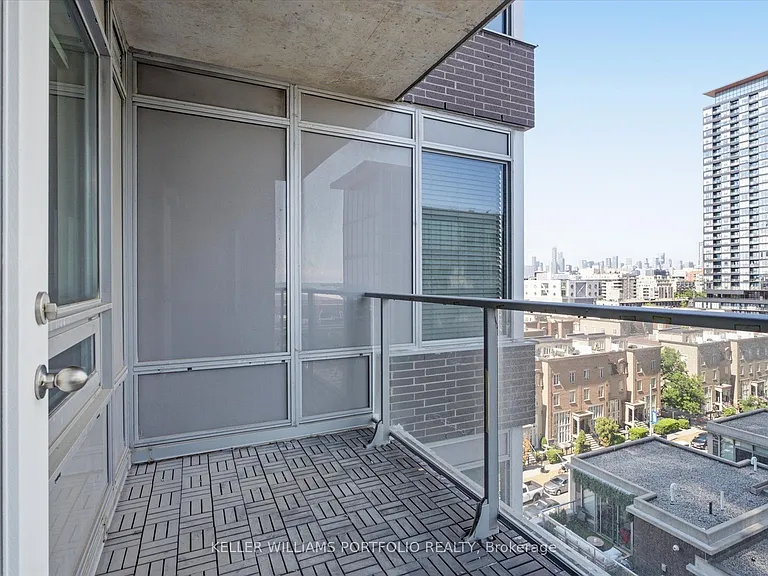59 E Liberty St #911 — Photo 31