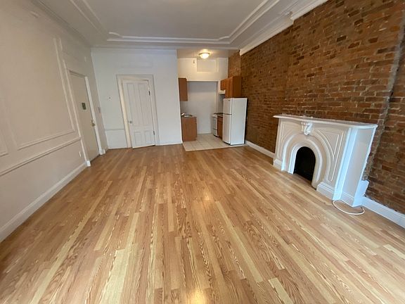5th image of 40 W 56th St APT 4R