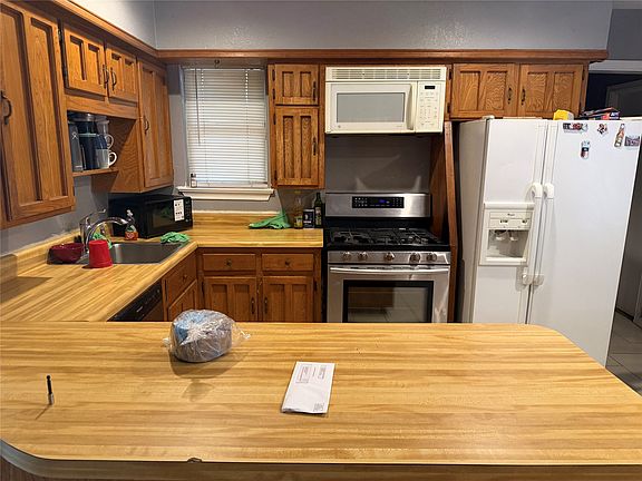 4th image of 13206 Blossomheath Ln