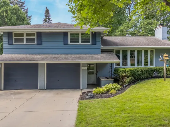 1447 Servais St, Green Bay, WI 54304