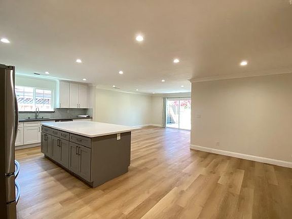 4th image of 650 Clara Vista Ave
