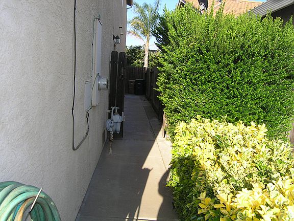 5th image of 9915 Tarzo Way