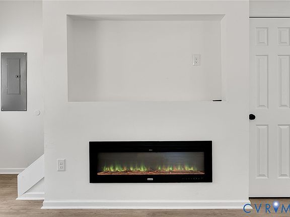 5th image of 1407 Farmer St