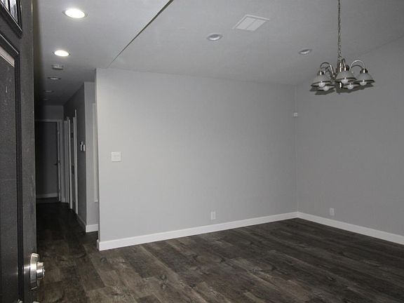 2nd image of 653 Parkwood Dr