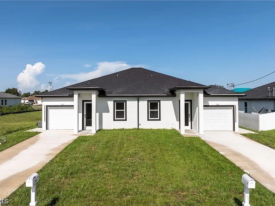 428 Petite Ave