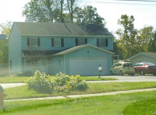 525 Woodlawn Ave, Chesterton, IN 46304