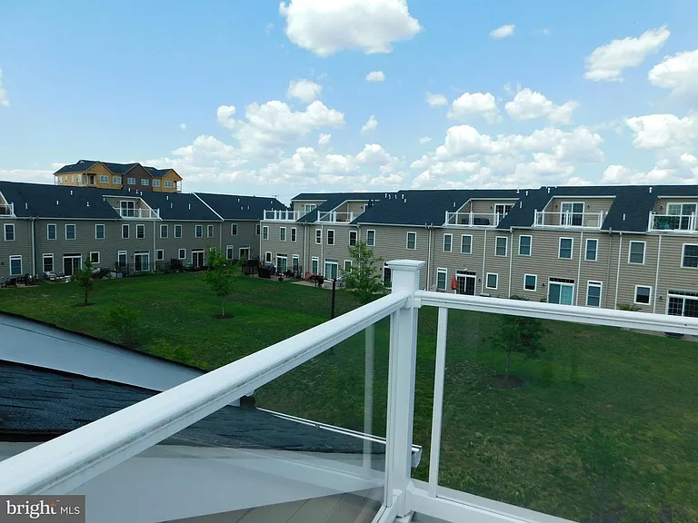 16740 River Vw — Photo 18