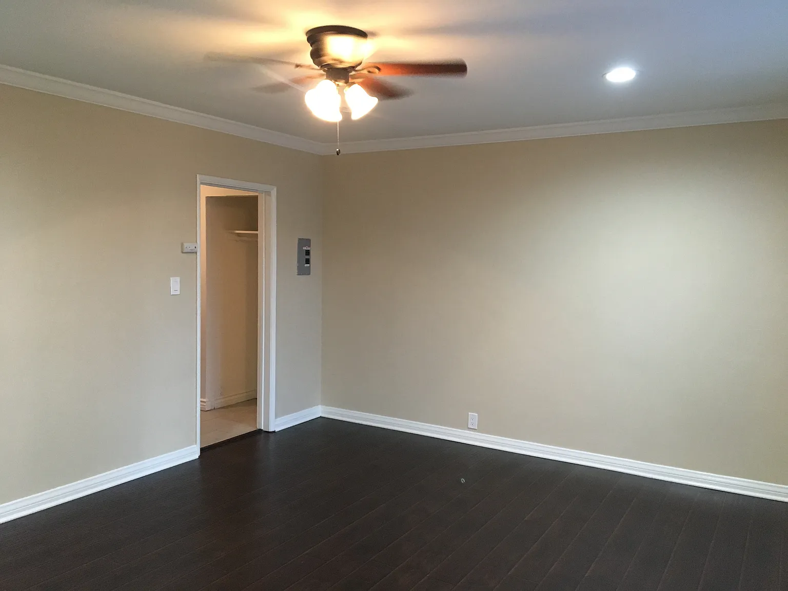 Studio, 400 sqft, $1,500 — Photo 4