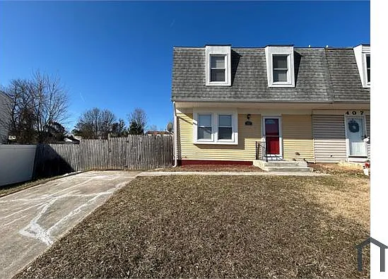 400 Berkshire Ct — Photo 2