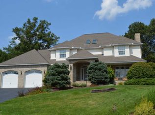 121 Oak Hill Dr, Archbald, PA 18403