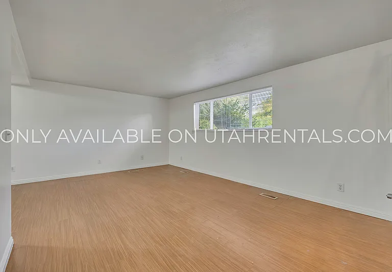 234 W Foxbridge Dr — Photo 3