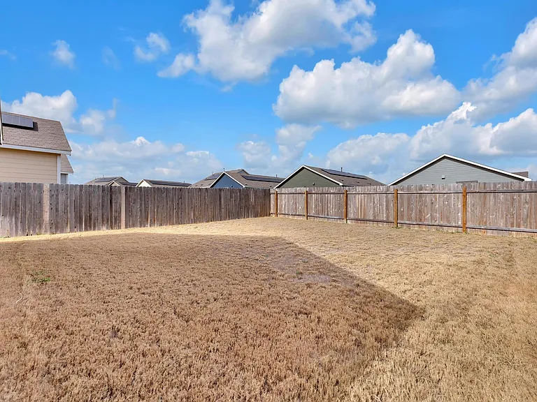 2812 Dezmond Diamond Ct — Photo 24