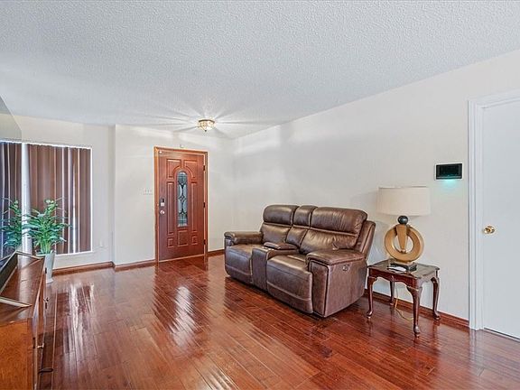 5th image of 13803 Cambourne Dr