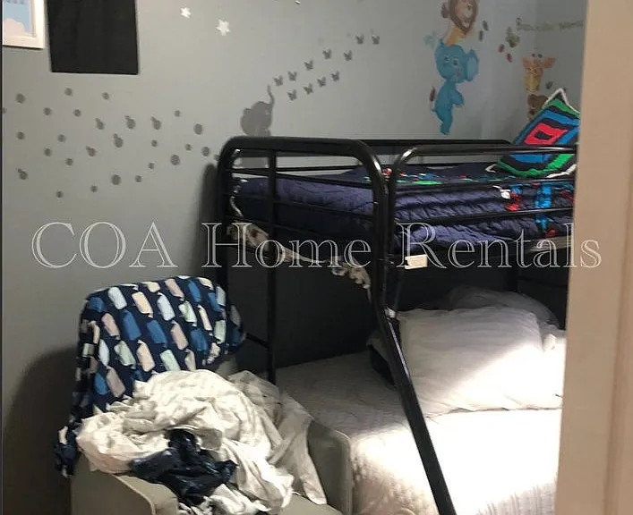 2218 S Beech St — Photo 6