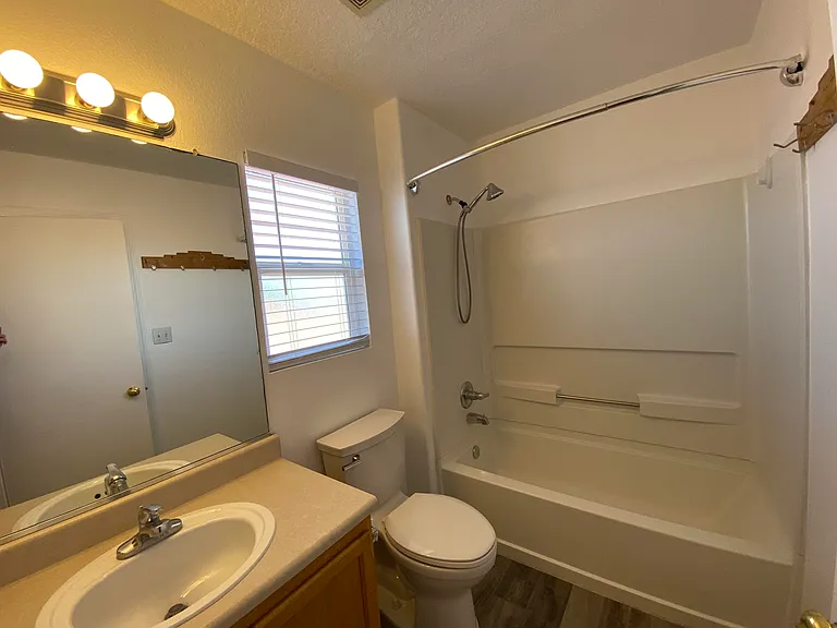 1412 Stone Canyon Rd NE — Photo 26