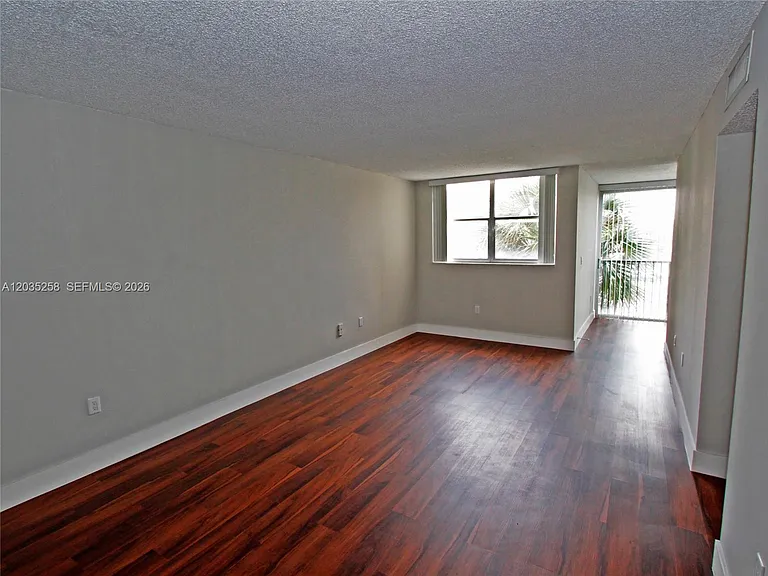 9411 SW 4th St #308 — Photo 2