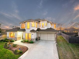 313 Del Monte Dr, Friendswood, TX 77546