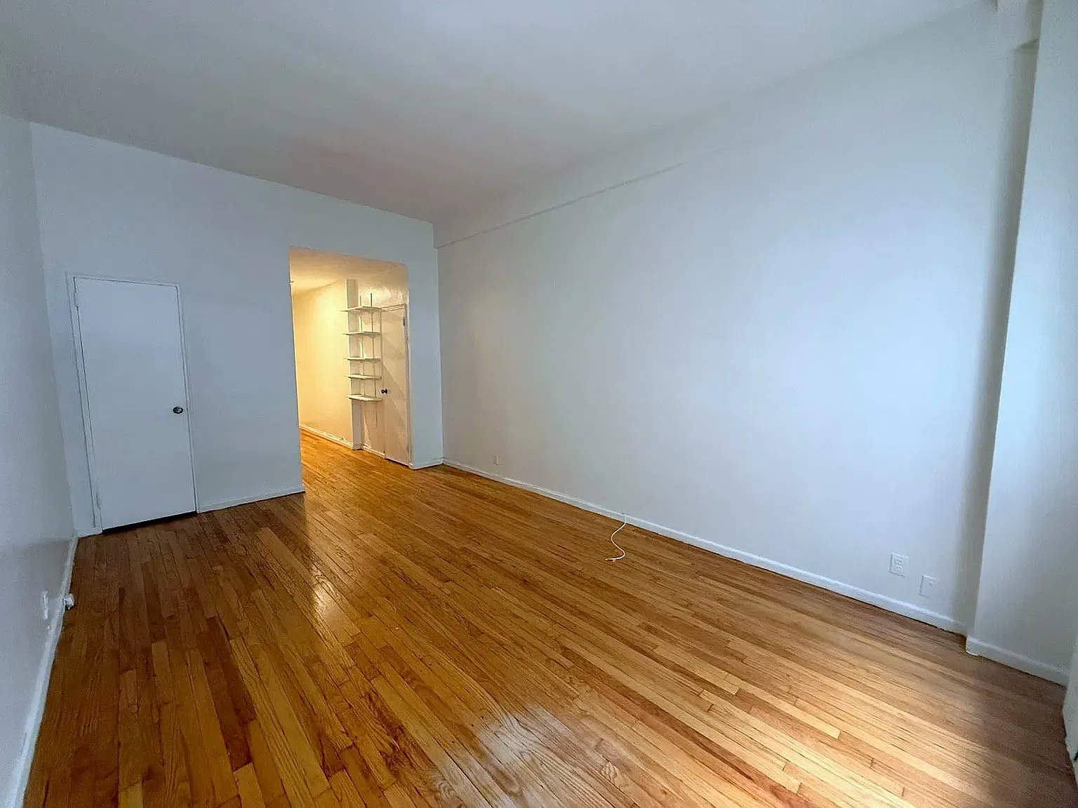 207 East 15th Street — Photo 2