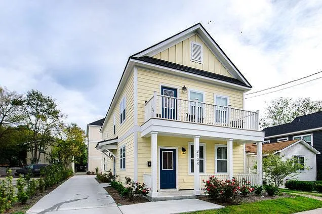 2134 Weaver St — Photo 1