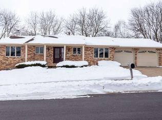 3882 Short St, Dubuque, IA 52002