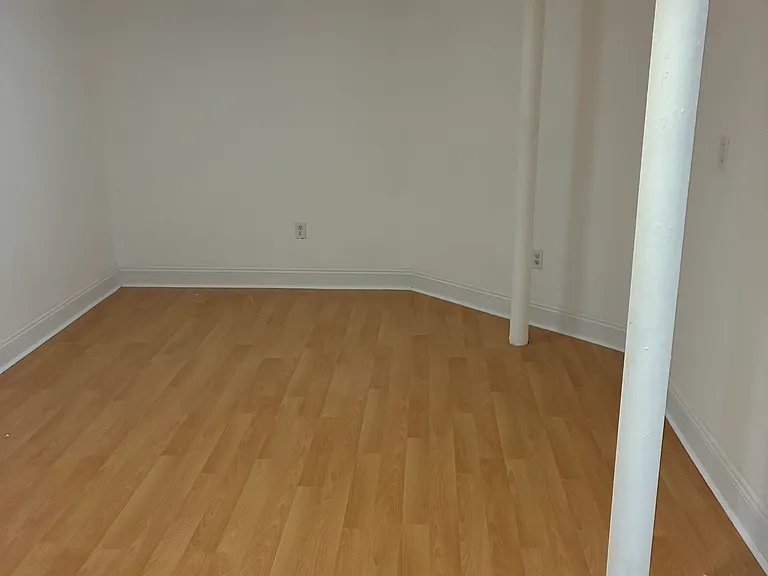 2976 Lawton Ave #BASEMENT — Photo 6
