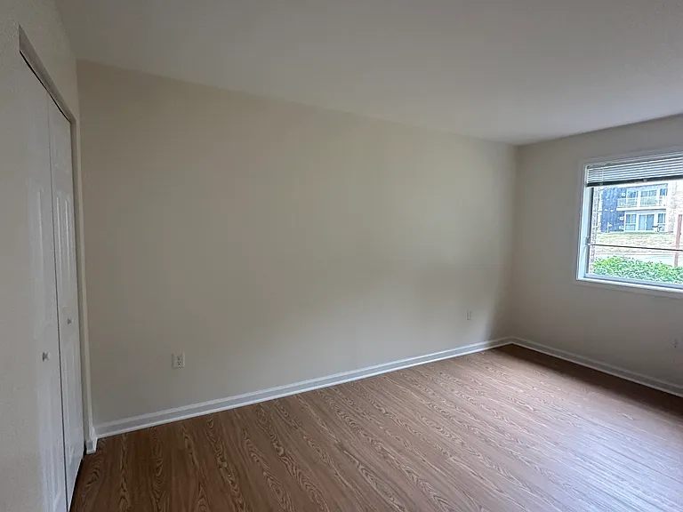 5402 85th Ave #104 — Photo 30