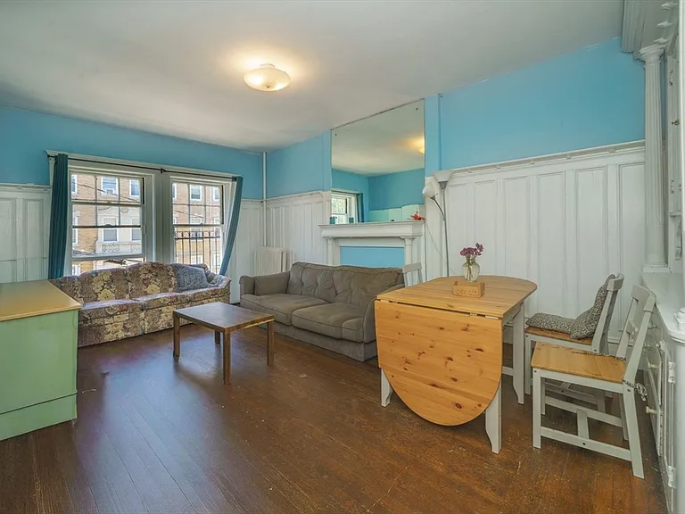 39 Strathmore Rd #3 — Photo 2
