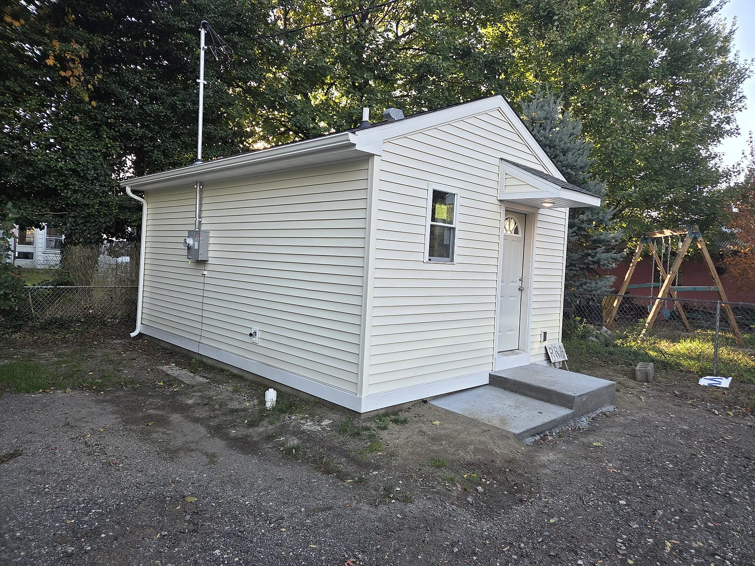 Studio, 280 sqft, $850 — Photo 2